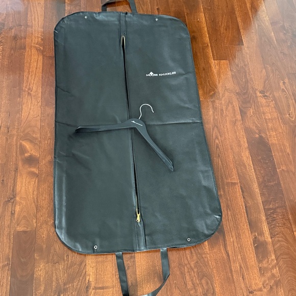 Moose Knuckles Black Travel Garment Bag with hanger - Picture 4 of 5